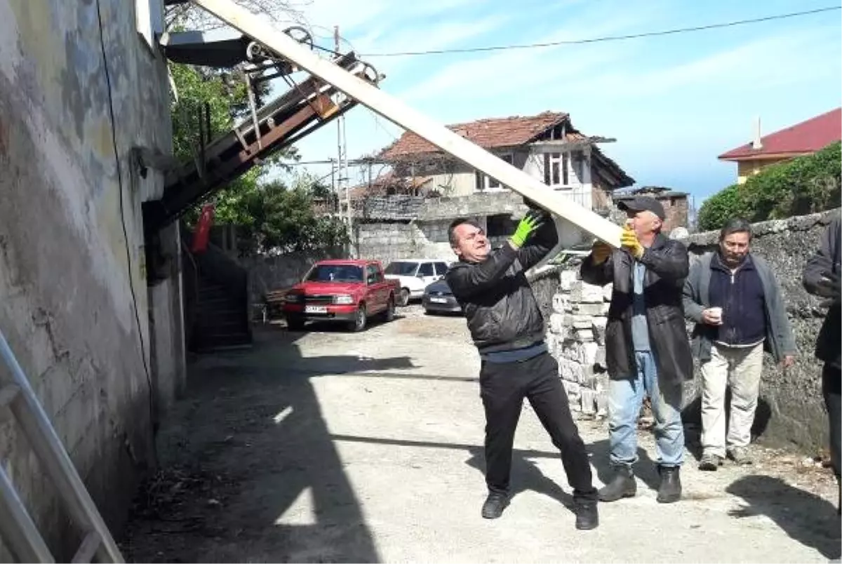 Yenikale Köyü Sakinleri Mezun Oldukları Okulu Tadilat Ediyor