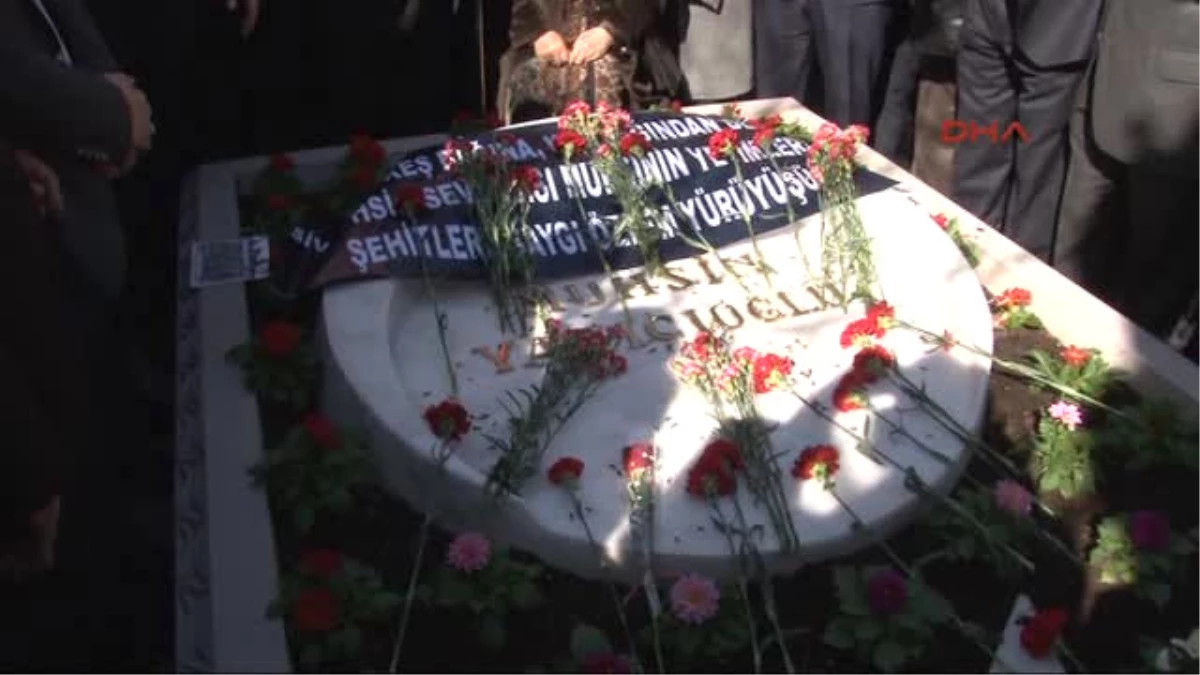 Muhsin Yazıcıoğlu, Ölümünün 8\'inci Yılında Mezarı Başında Anıldı