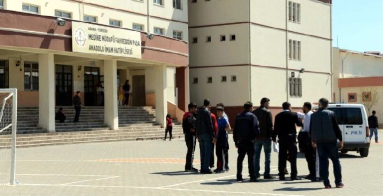 Adana\'da, İmam Hatip Lisesi Bahçesinde Silahlı Kavga Çıktı: 3 Yaralı