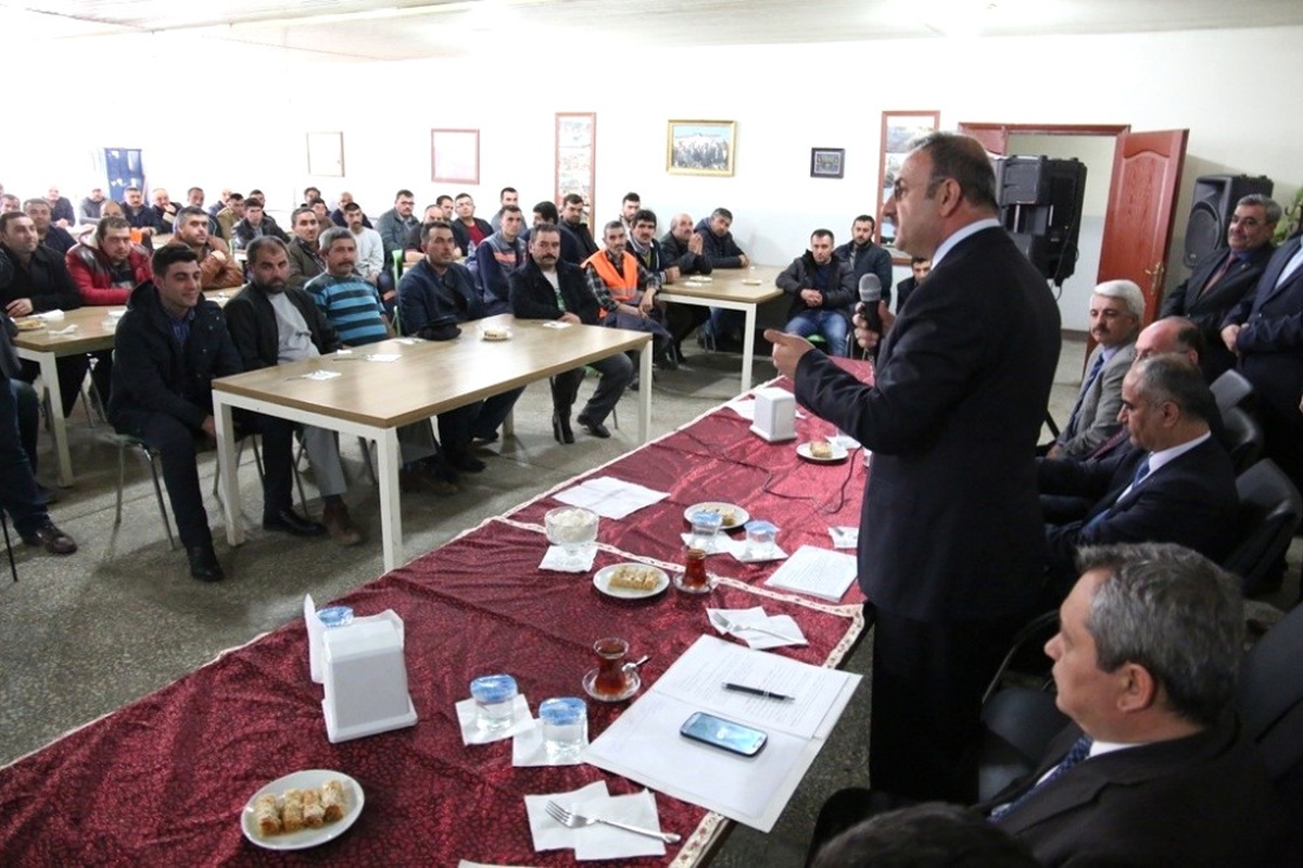 Polis Güvenlik İçin Temizlik İşçilerinden Destek İstedi