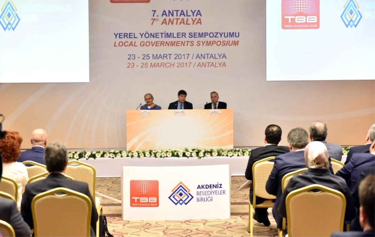 Antalya Şehircilik ve Teknolojileri Fuarı\'nda Usta Başkanlar Konuştu