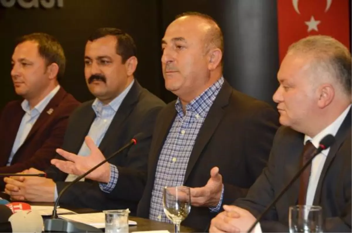 Bakan Çavuşoğlu\'dan, Başörtü Çıkartma Tepkisi