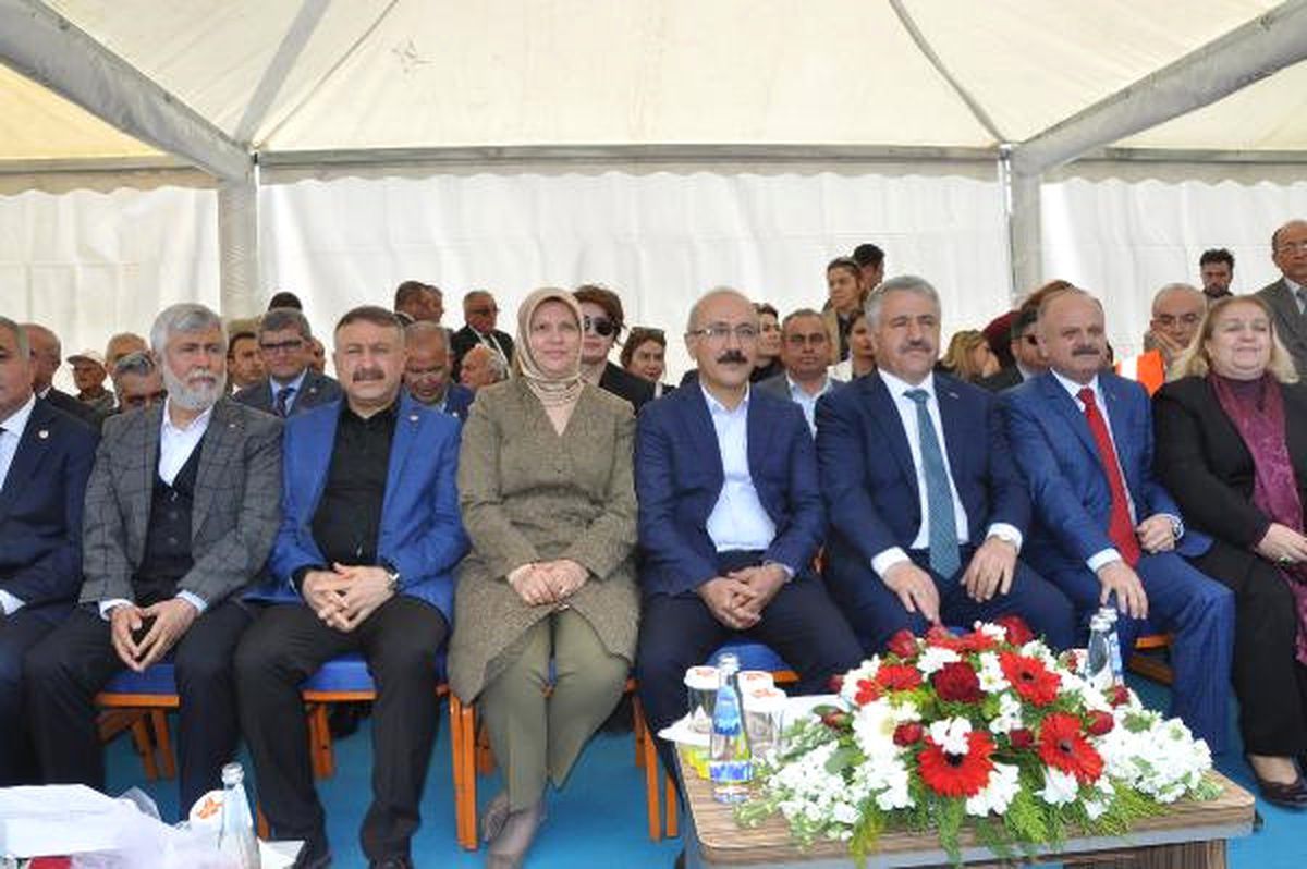 Bakanlar Arslan ve Elvan, Tarsus\'ta Temel Attı