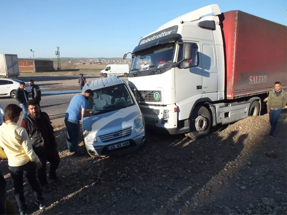 Bismil\'de Trafik Kazası: 3 Yaralı