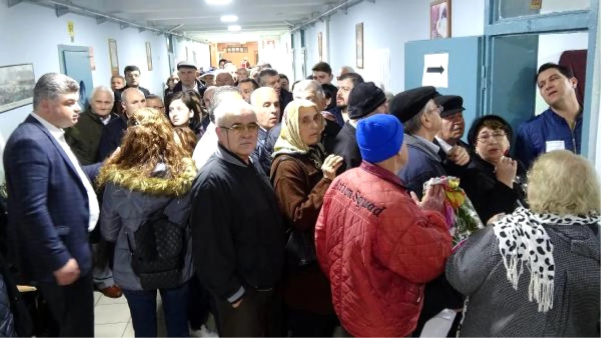 Bulgaristan\'daki Seçim İçin İstanbul\'da Saat 07.00\'de Sandık Başına Koştular