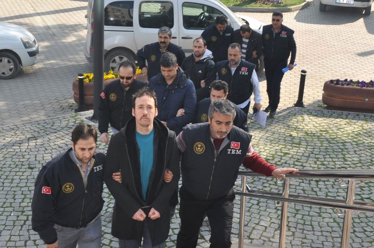Fetö Soruşturmasında 3 Öğretmen Tutuklandı