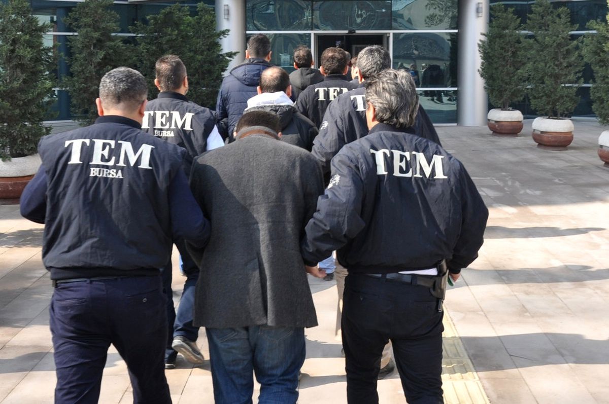 Fetö Soruşturmasında 3 Öğretmen Tutuklandı