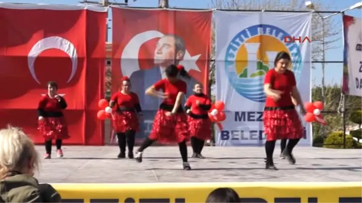 Mersin Özel Çocuklardan \'Çilli Bom\' Dansı