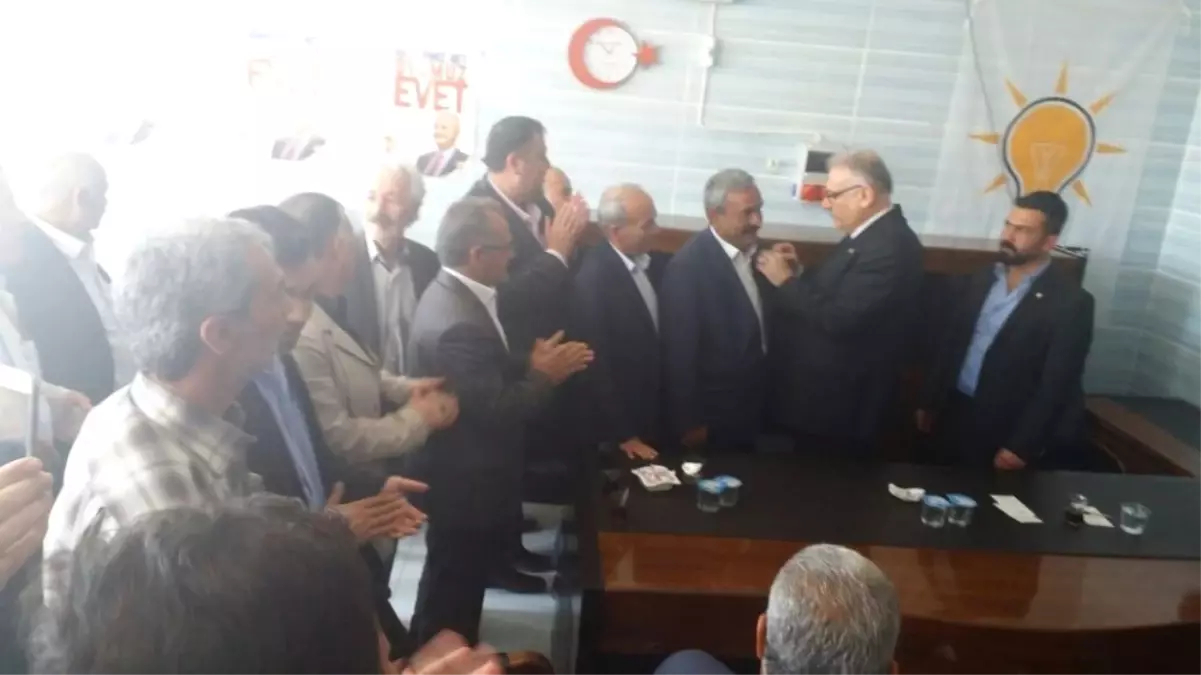 MHP\'li Meclis Üyesi ve Hdp\'li Yöneticiler AK Parti\'ye Geçti