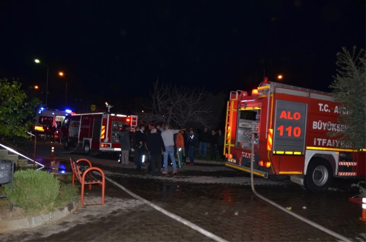 Nazilli\'de 10 Katı Apartmanda Çıkan Yangın Korkuttu