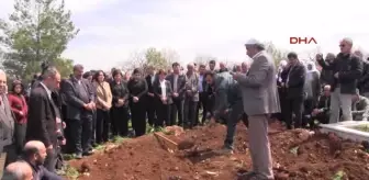 Şanlıurfa Abdullah Öcalan'ın Ablası Kalp Krizinden Öldü