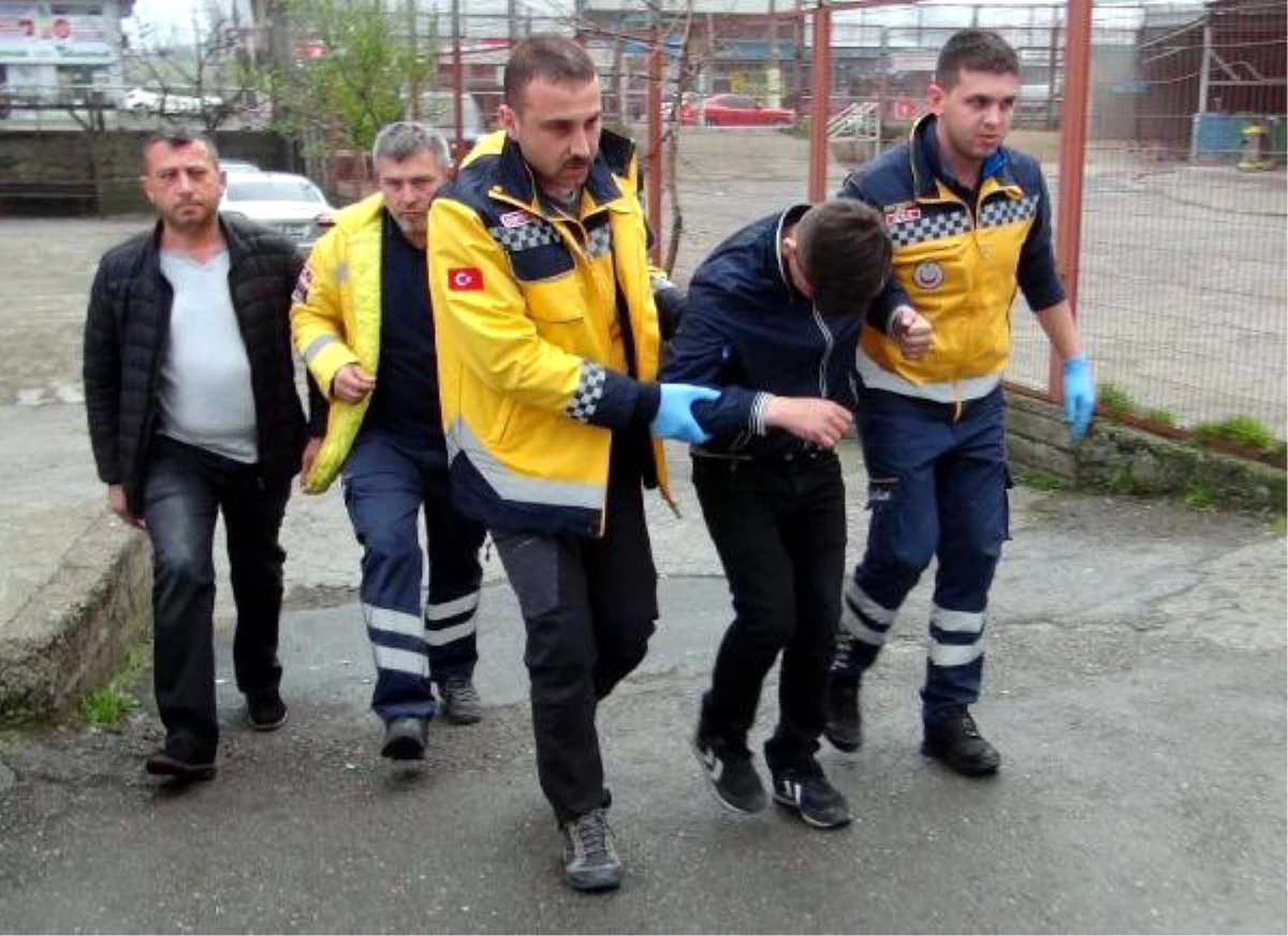 Uyuşturucu Kullandığı İddia Edilen Genç Hastaneye Kaldırıldı