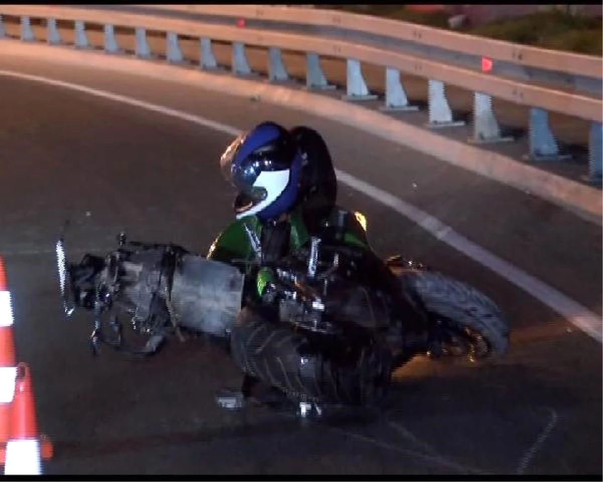 Zeytinburnu\'nda Motosiklet Kazası: 1 Ölü,1 Yaralı