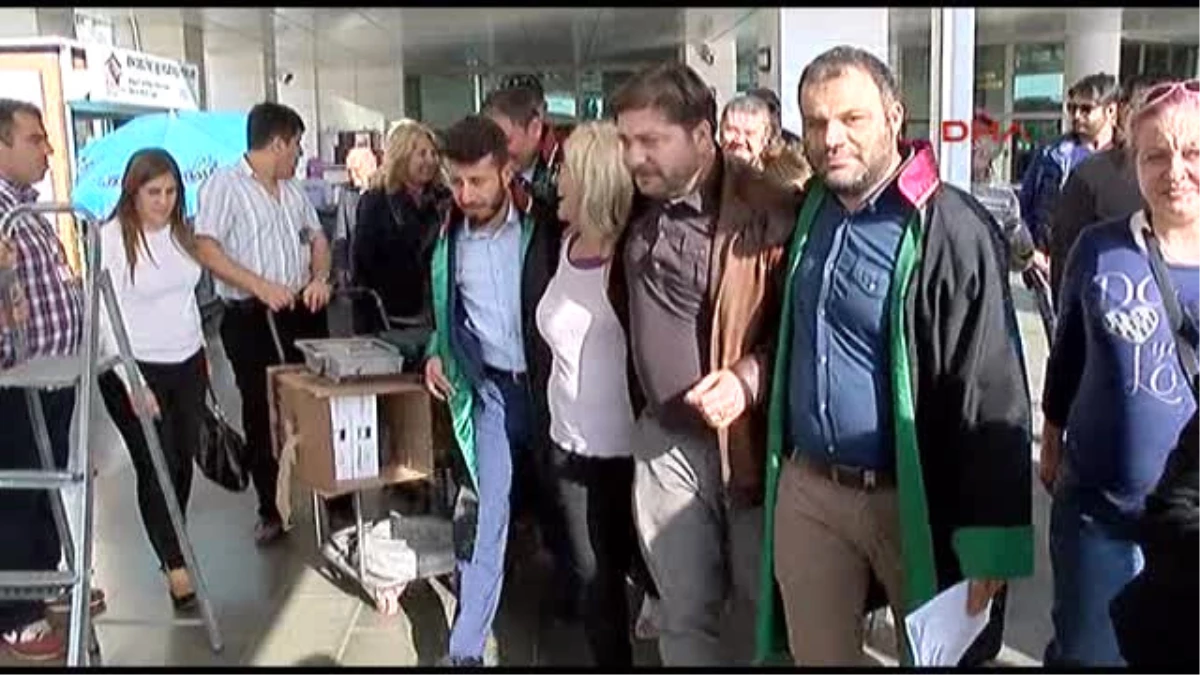 Antalya AK Parti\'li Gruba Saldırdığı Iddia Edilen CHP\'li Kadınlar Adliyede