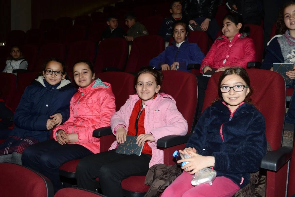 Aşt Şırnak\'a Tiyatro Dolu Günler Yaşattı