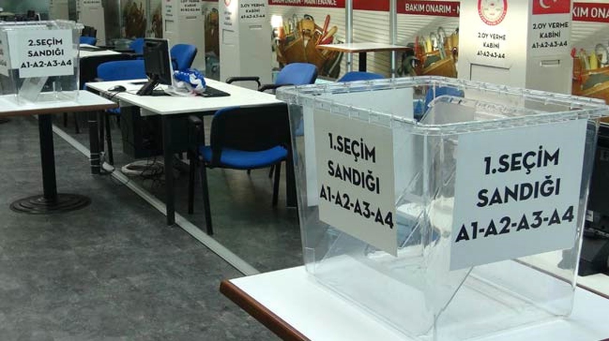 Atatürk Havalimanı\'nda Oy Kullanma İşlemi Başladı