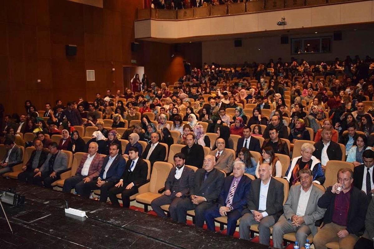 Bakan Tüfenkci Malatya\'da Gençlerle Buluştu