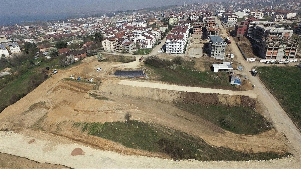 Başiskele\'de Ulaşım Ağı Yeni Yollarla Genişliyor
