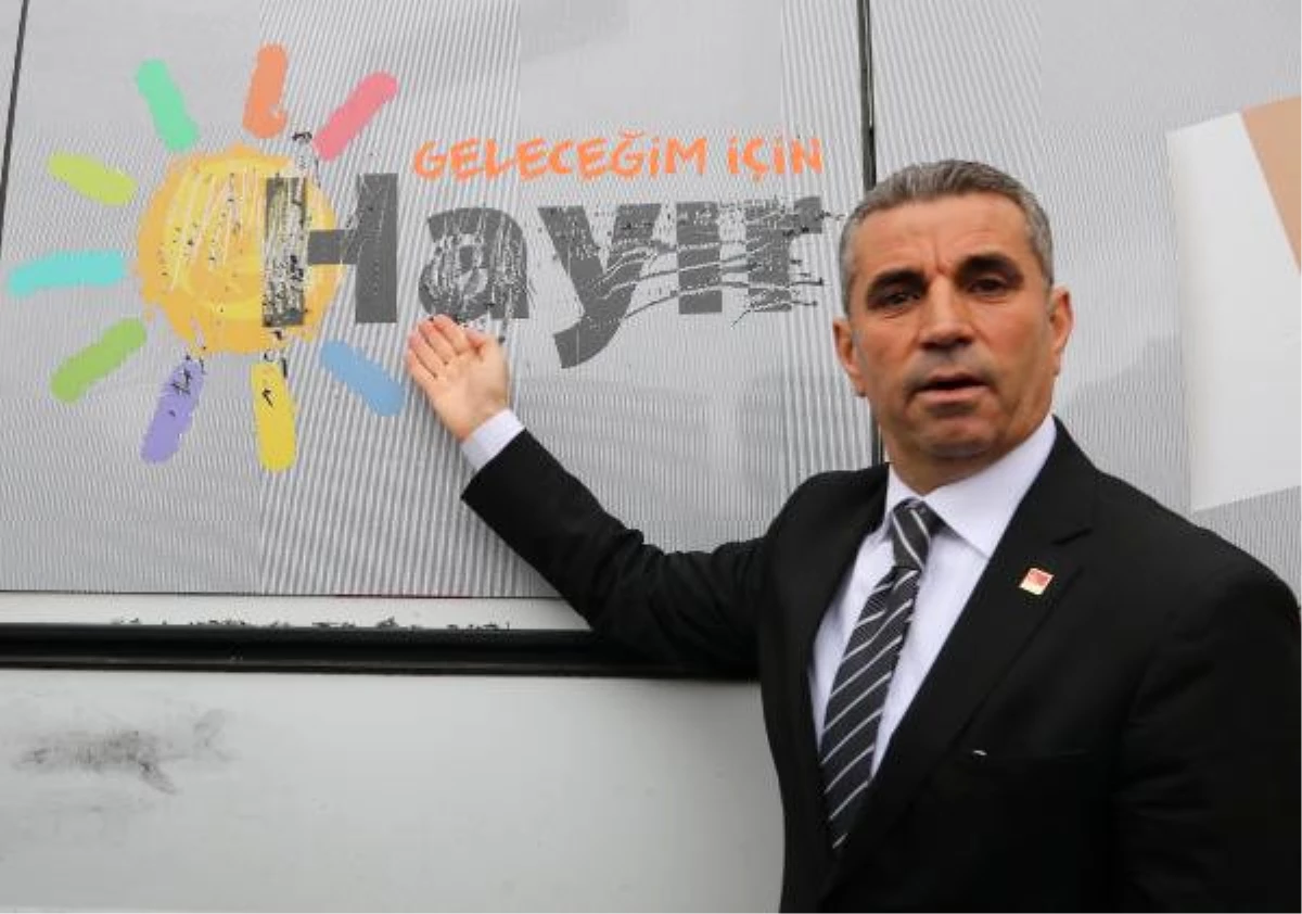 CHP\'nin Referandum Aracına Saldırı