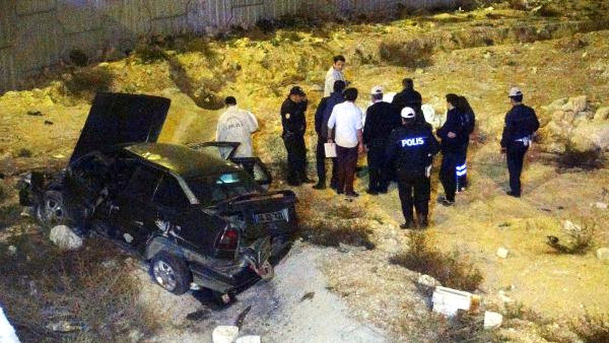 Gaziantep\'te Otomobil Devrildi: 1 Ölü, 2 Yaralı
