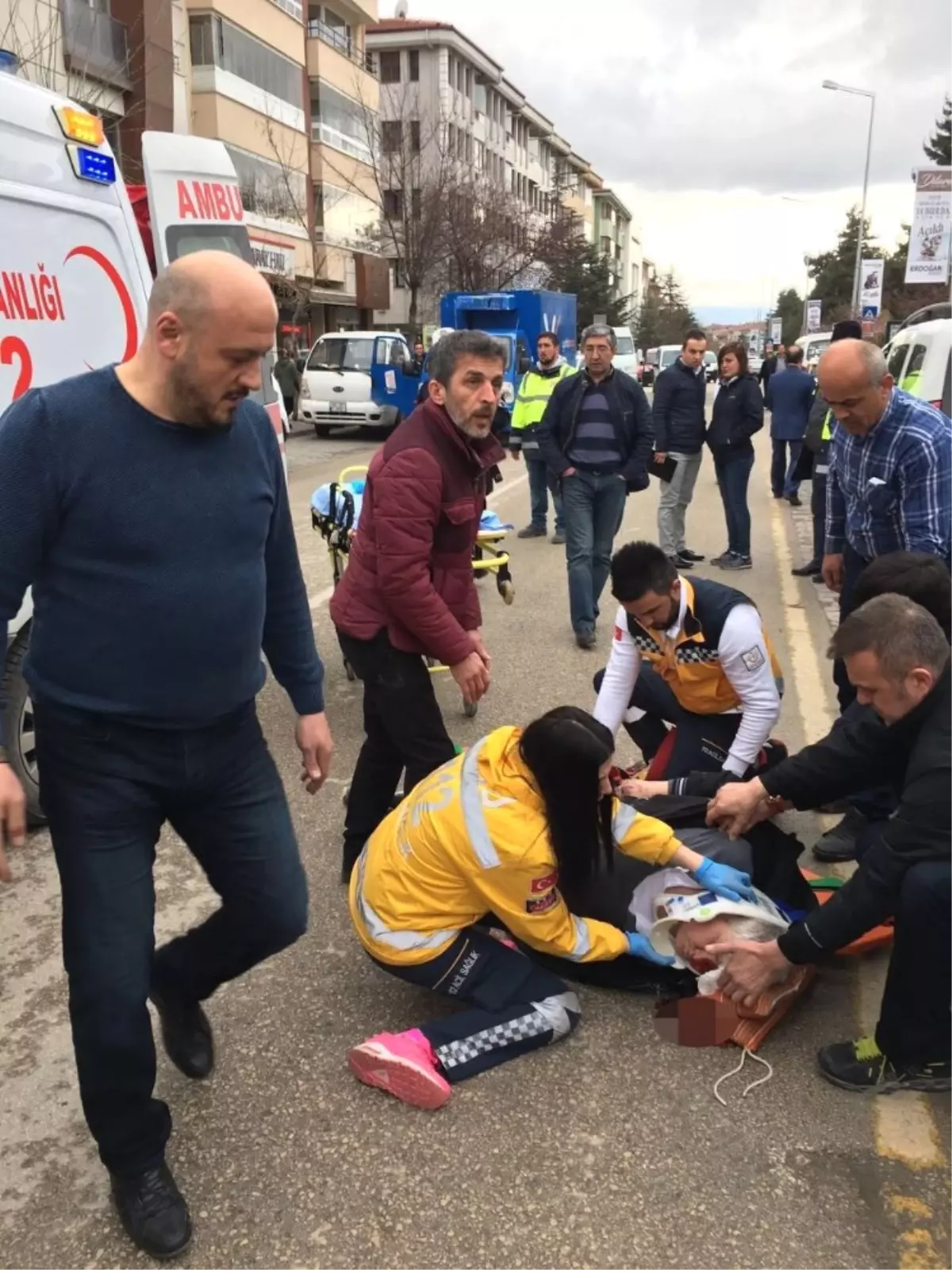 Halk Otobüsünün Çarptığı Vatandaş Ağır Yaralandı