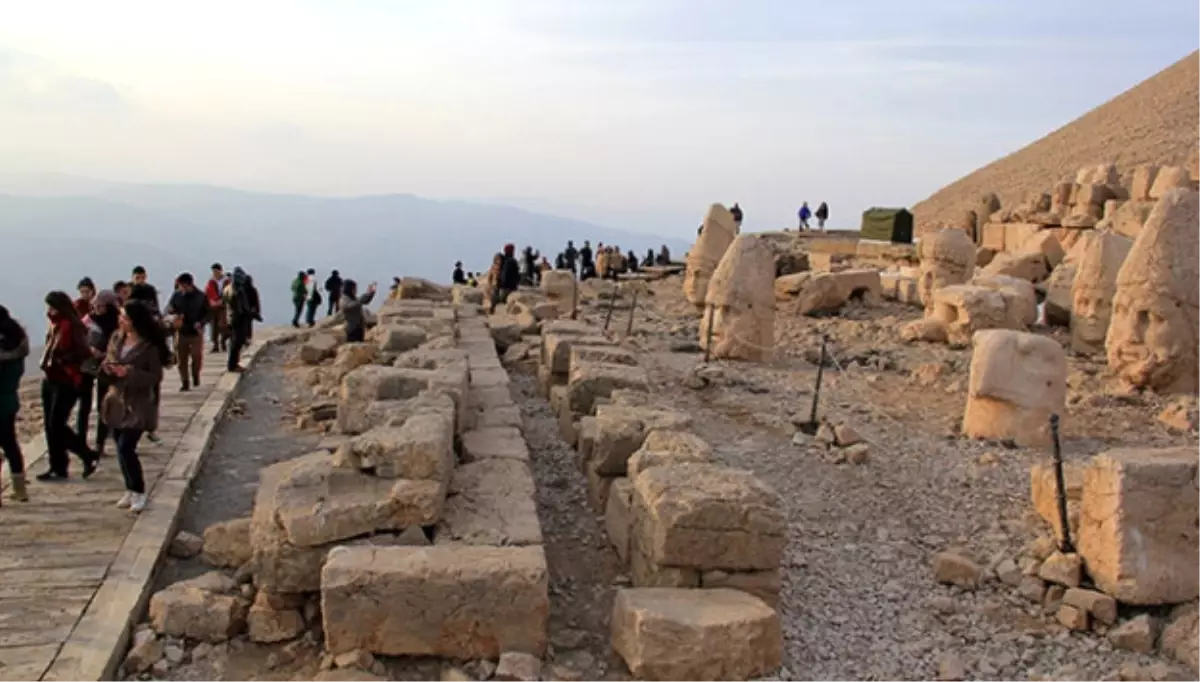 Kar Temizlendi, Nemrut\'a Ziyaretler Başladı