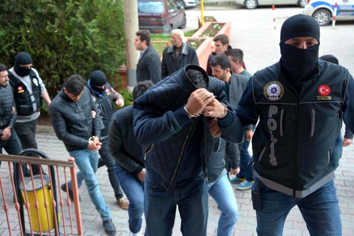 Karabük\'te Uyuşturucu Alemine Polis Baskını: 5 Gözaltı