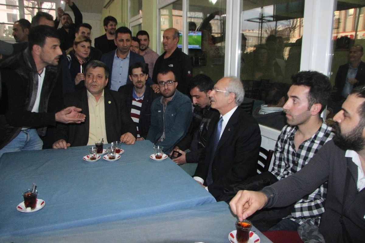 Kılıçdaroğlu\'ndan Bursa\'da Kahvehane Ziyareti