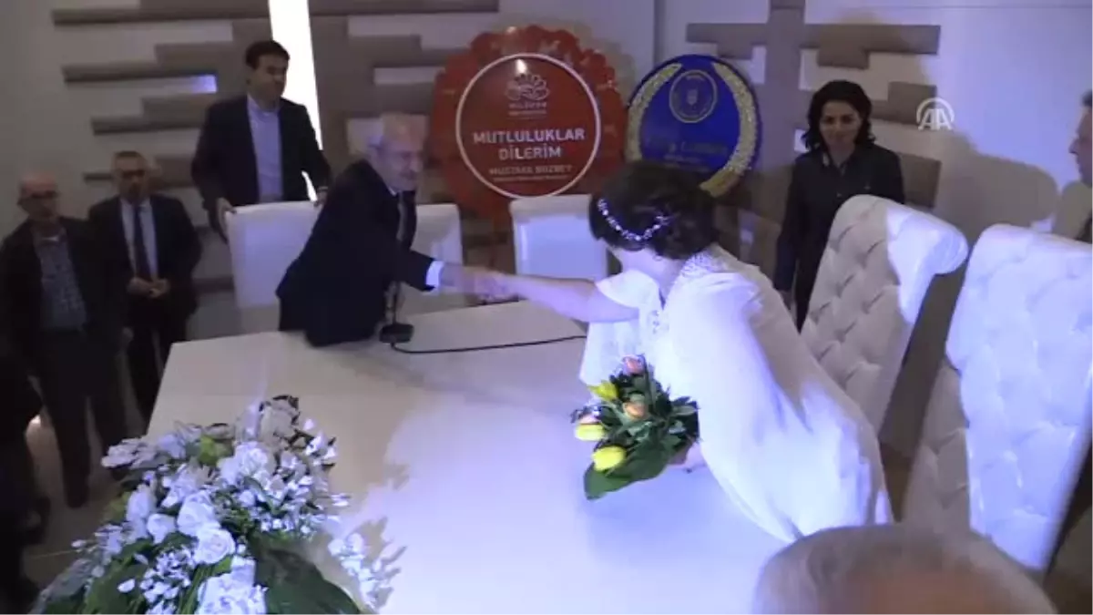 Kılıçdaroğlu, Nikah Şahidi Oldu