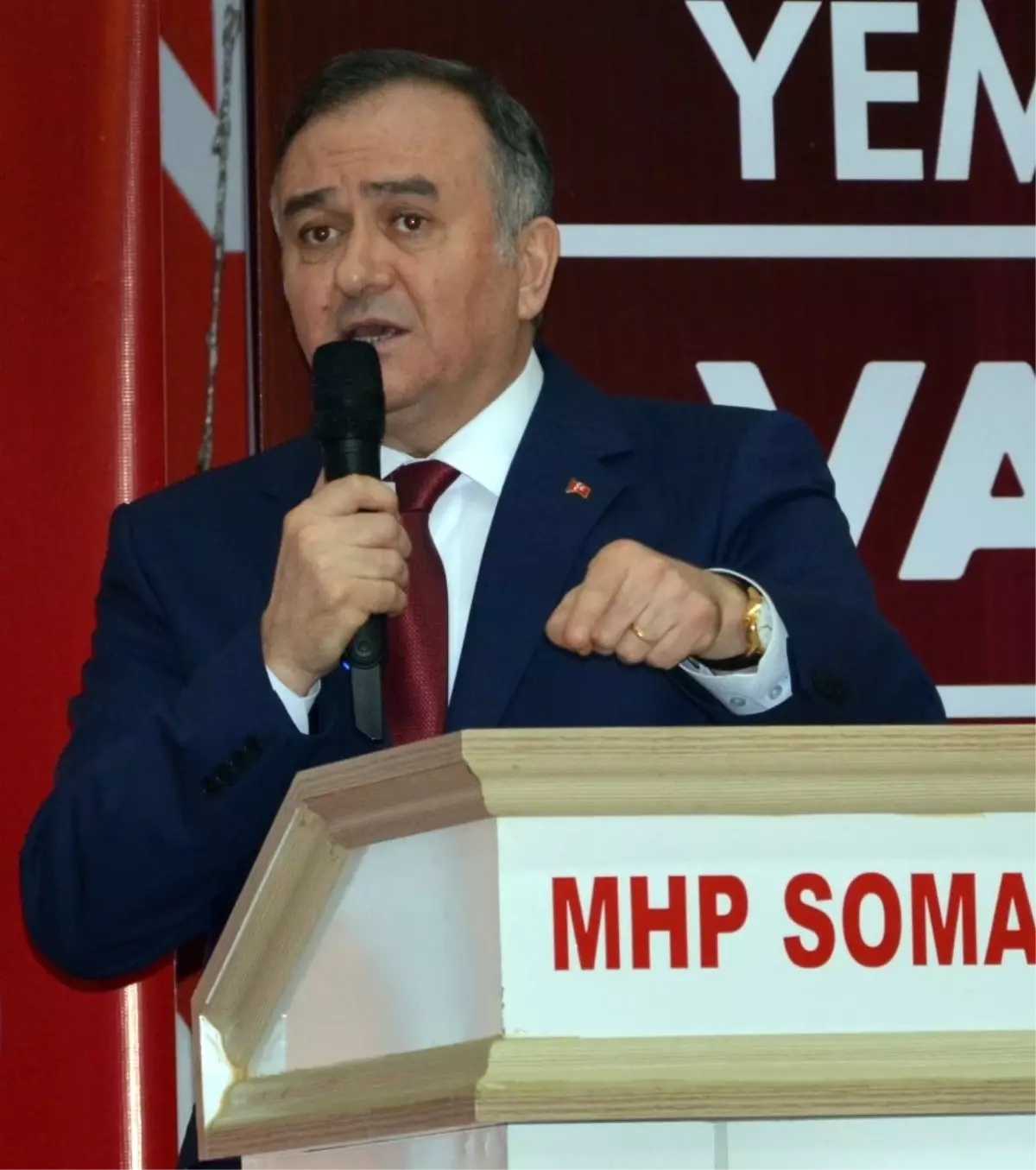 MHP\'li Akçay\'dan Soma\'da Referandum Çalışması