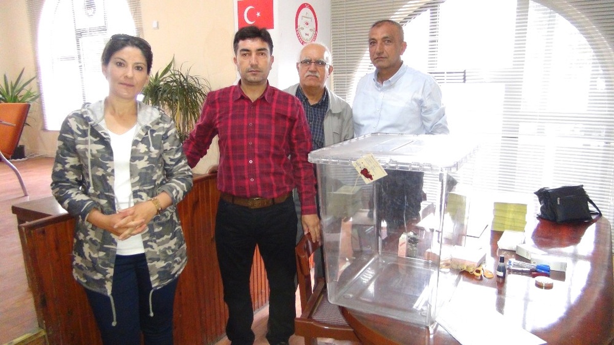 Taşucu Deniz Limanı Gümrük Kapısı\'nda Oy Verme İşlemi Başladı