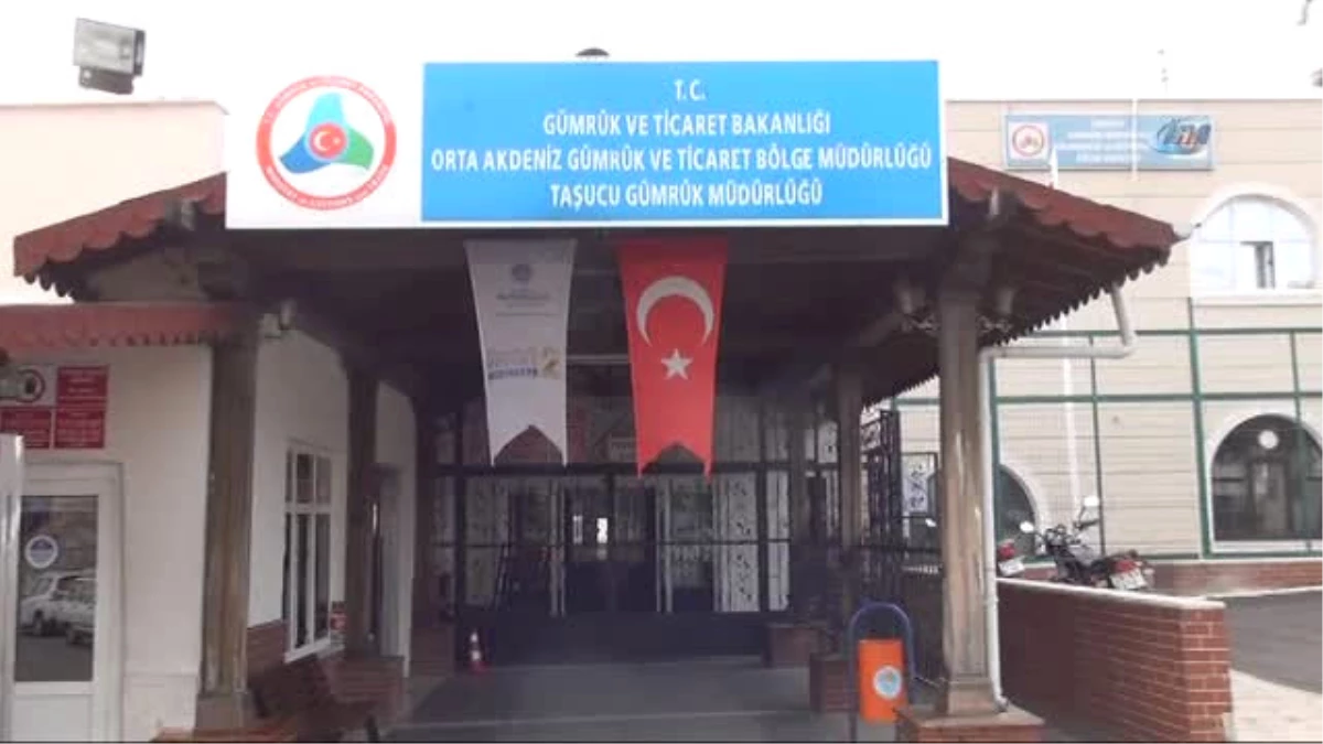Taşucu Deniz Limanı Gümrük Kapısı\'nda Oy Verme İşlemi Başladı