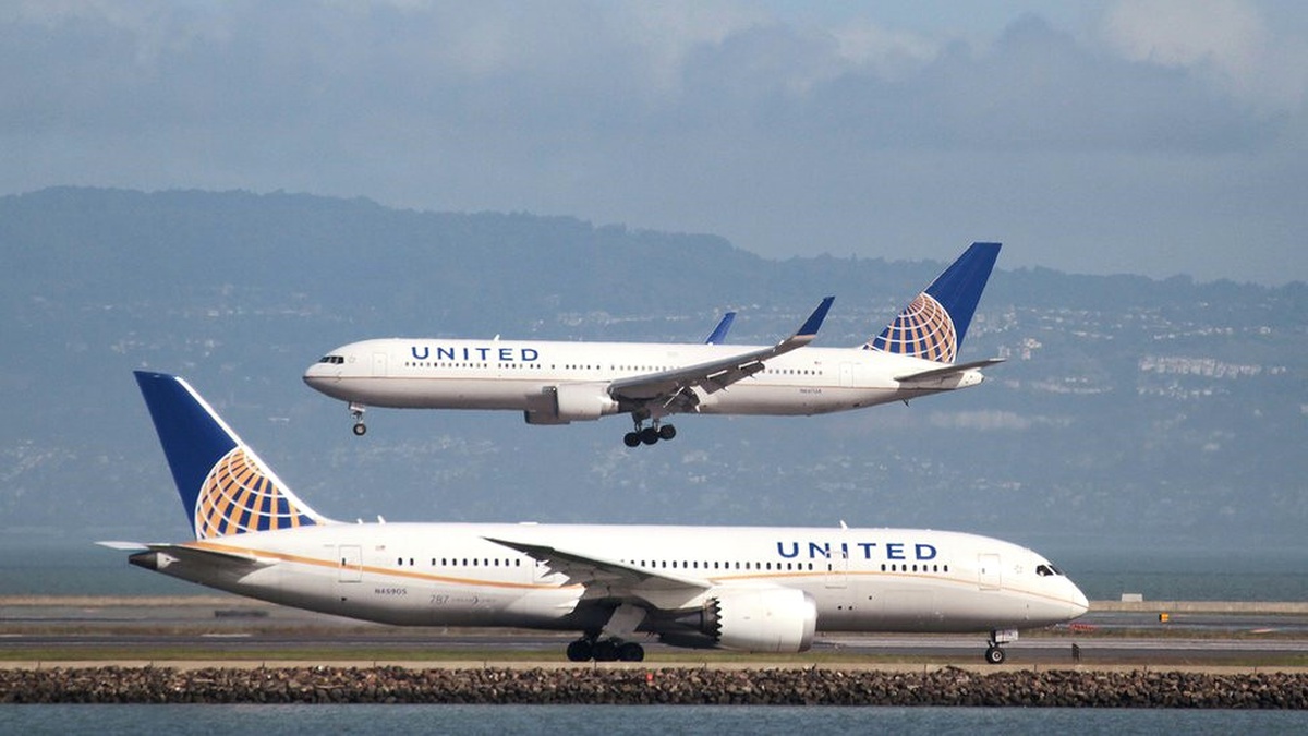 United Airlines, Taytlı İki Kızı Uçağa Almadı