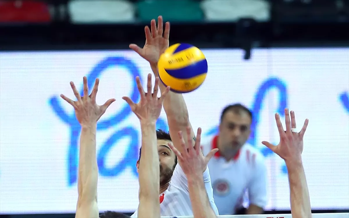 Voleybol: Efeler Ligi