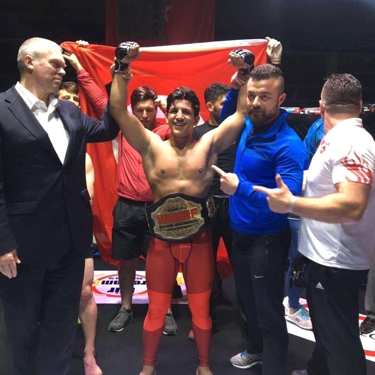 Yalovalı Roman Sporcu Kadir Dalkıran, Karma Dövüşte Dünya Şampiyonu Oldu