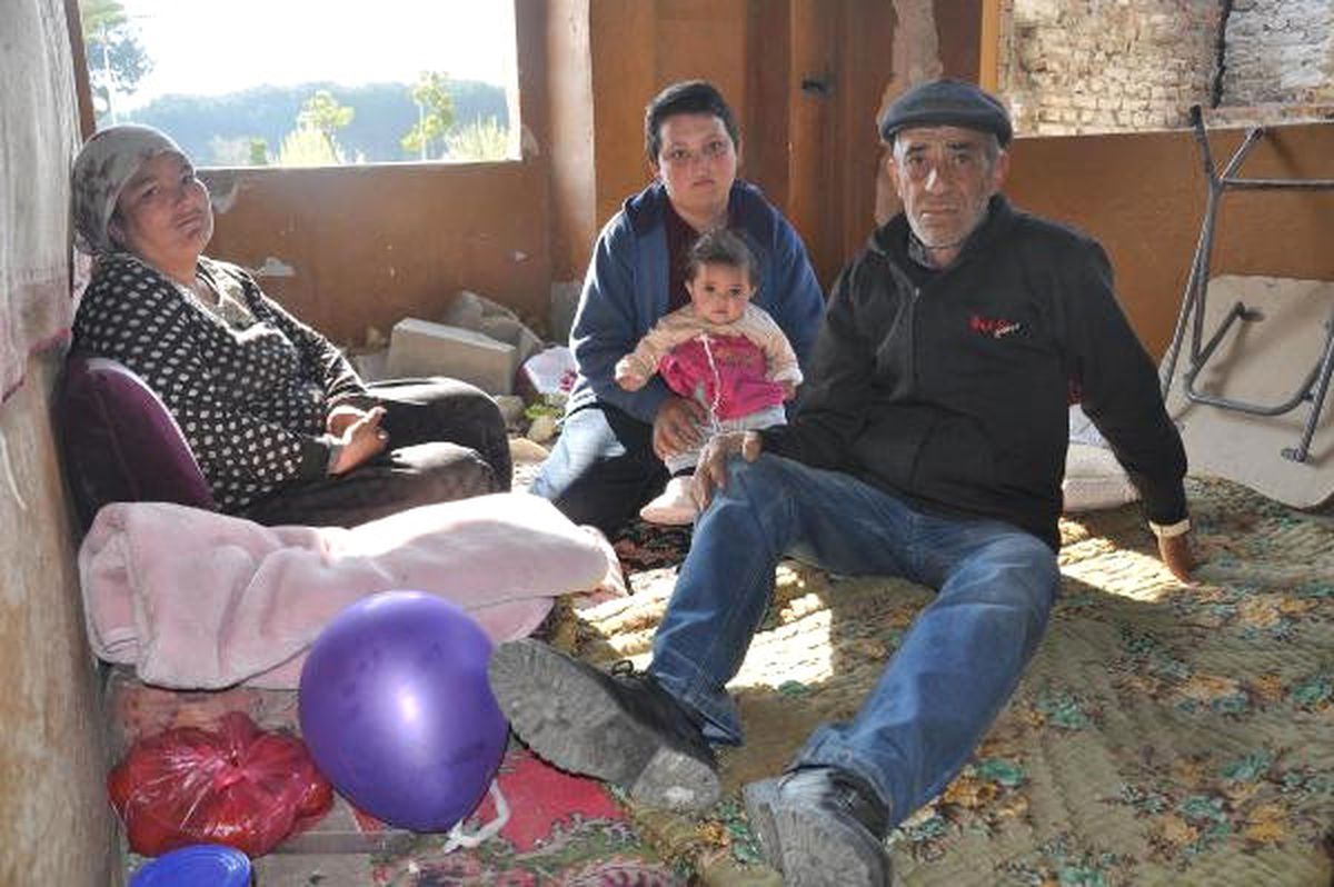 2 Çocuklu Aile Evsiz Kaldı