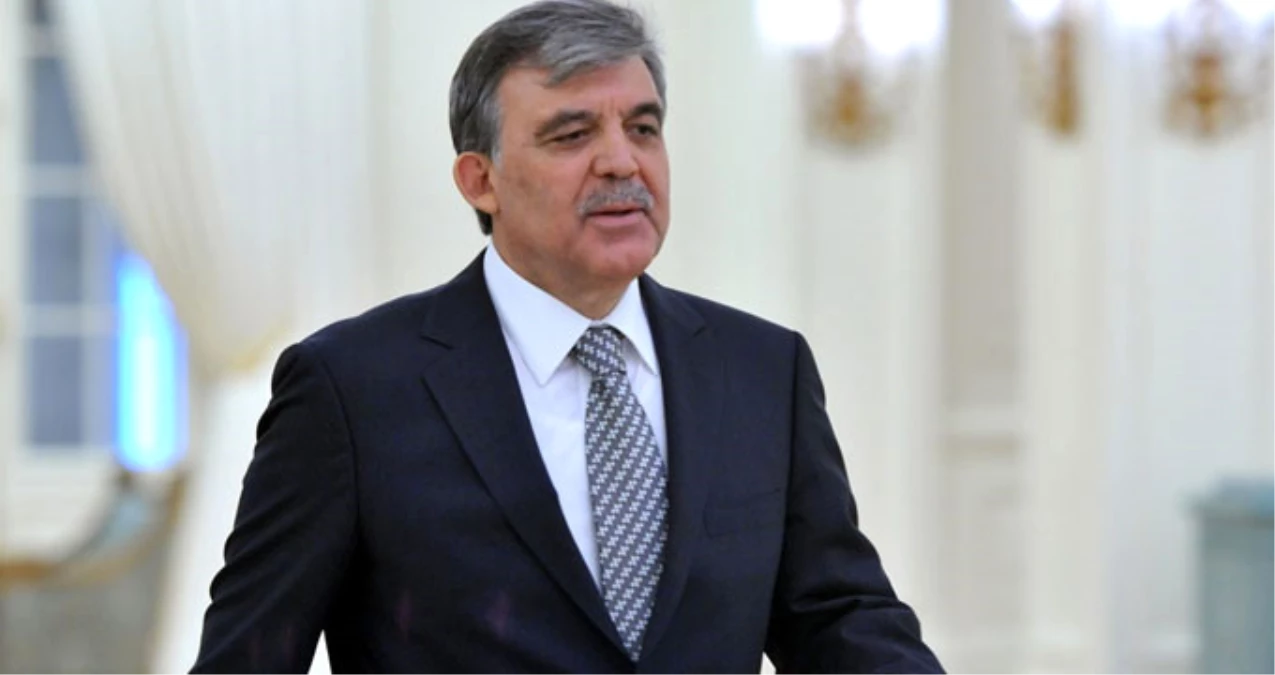 Abdullah Gül: Kerkük\'te IKBY Bayrağı Asılması Beraberliği Tehdit Eder