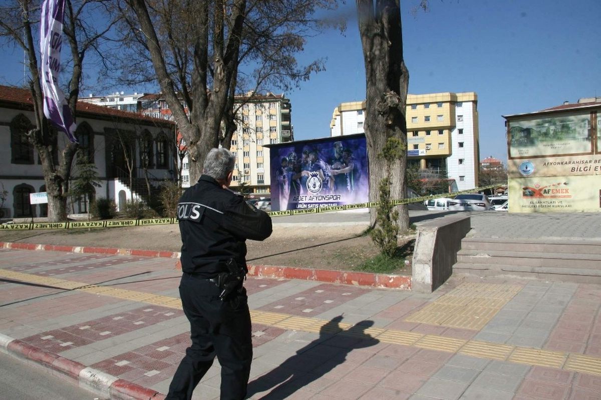 Afyonkarahisar\'da Şüpheli Valiz Alarmı