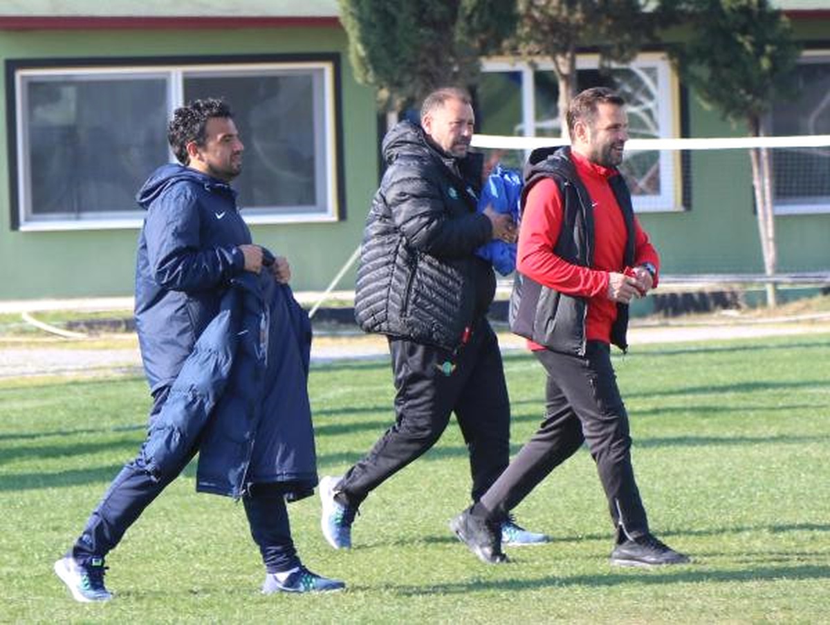 Akhisa Belediyespor\'da Okan Buruk\'un İk Sınavı