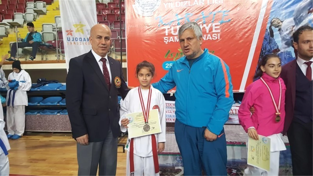 Analig Karate Final Müsabakalarında 2\'nci Oldu