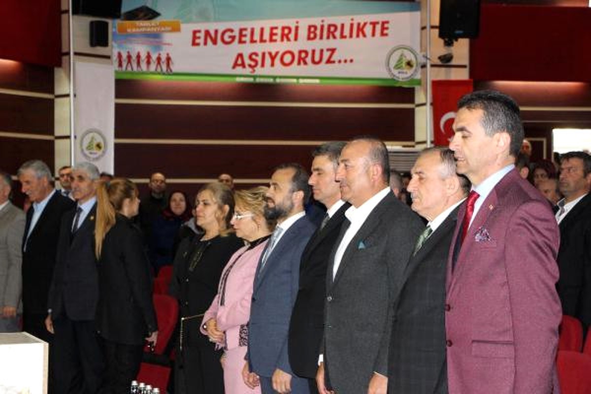 Bakan Çavuşoğlu: Cumhuriyet\'in Sırtında Kambur Bunlar