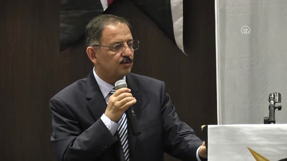Bakan Özhaseki Müteahhit ve Mimarlarla Buluştu