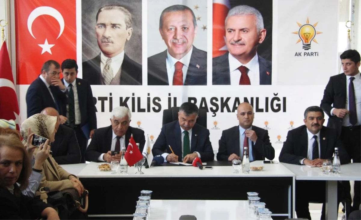 Bakan Yılmaz: "Halka Kusur Bulamıyor, Erdoğan\'a Kusur Buluyor"