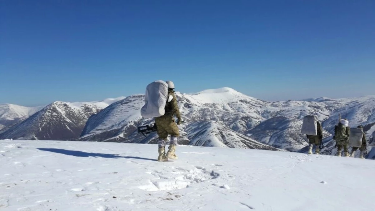 Bitlis\'te 13 Terörist Etkisiz Hale Getirildi, 2 Sığınak İmha Edildi