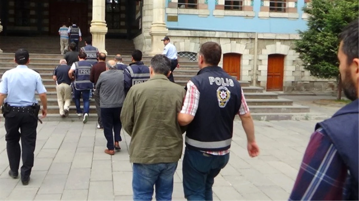 Dha İstanbul- Üsküdar\'da Bir Eve Fetö Baskını: 7 Gözaltı