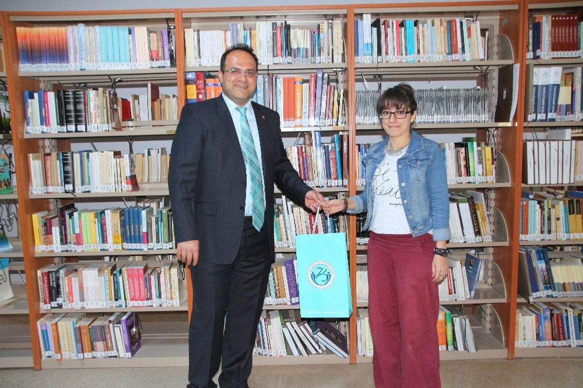 En Çok Kitap Okuyan Üniversite Personeli ve Öğrenciye Kitap Hediyesi