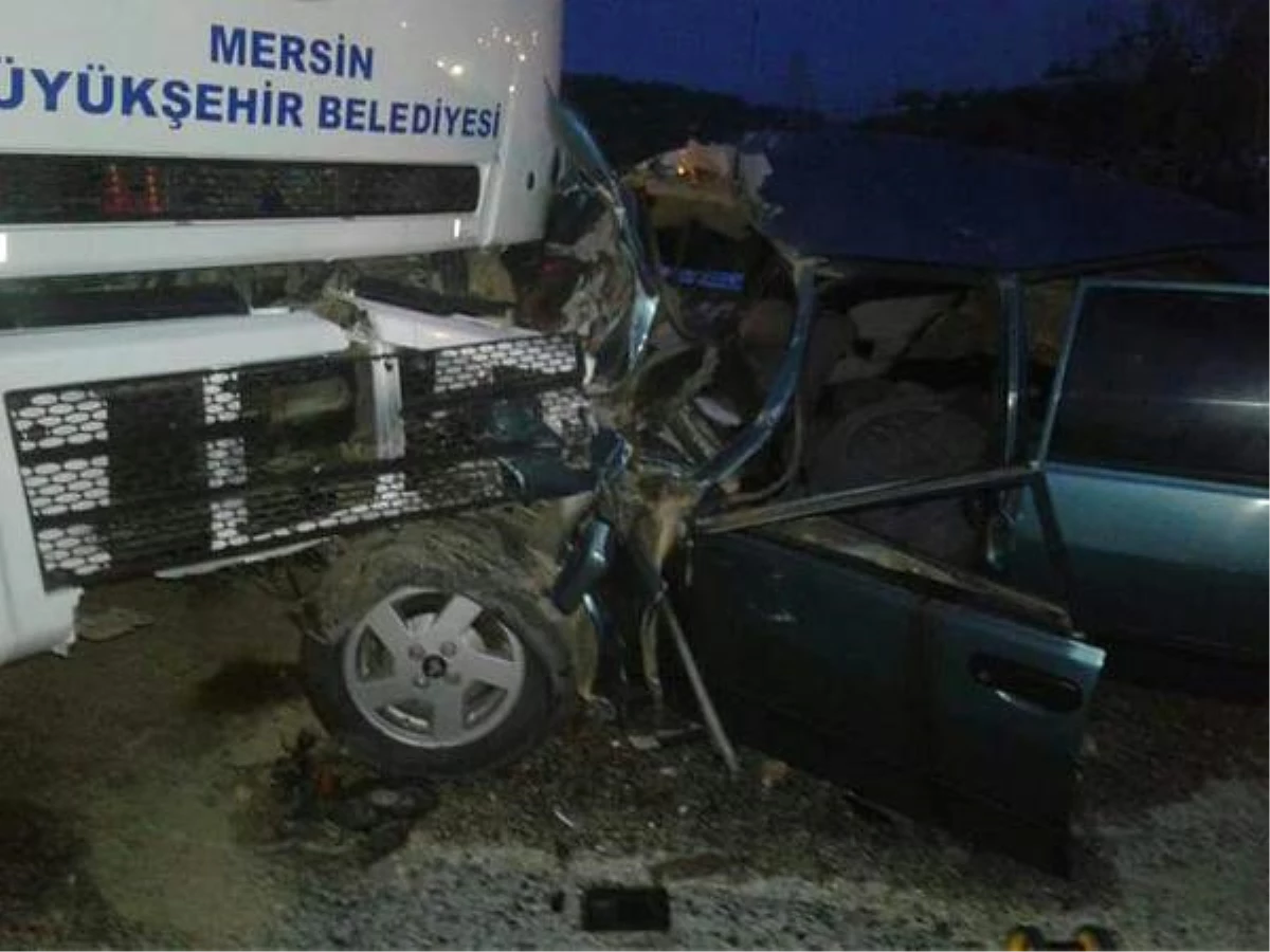 Erdemli\'de Kamyon ile Otomobil Çarpıştı: 1 Ölü, 6 Yaralı