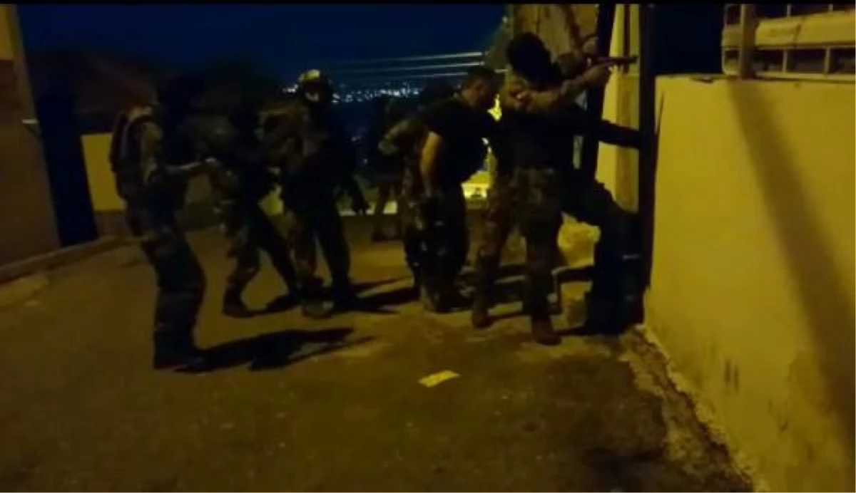 İzmir\'de Eylem Hazırlığındaki 11 Kişi Yakalandı
