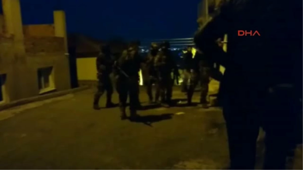 Izmir\'de Eylem Hazırlığındaki 11 Kişi Yakalandı
