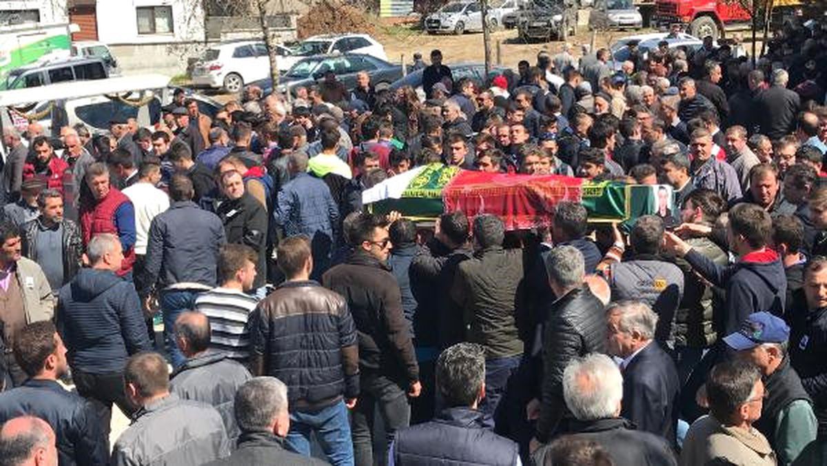 Kazada Ölen Liseli Ayberk, \'Asker Tülbendi\' ile Uğurlandı